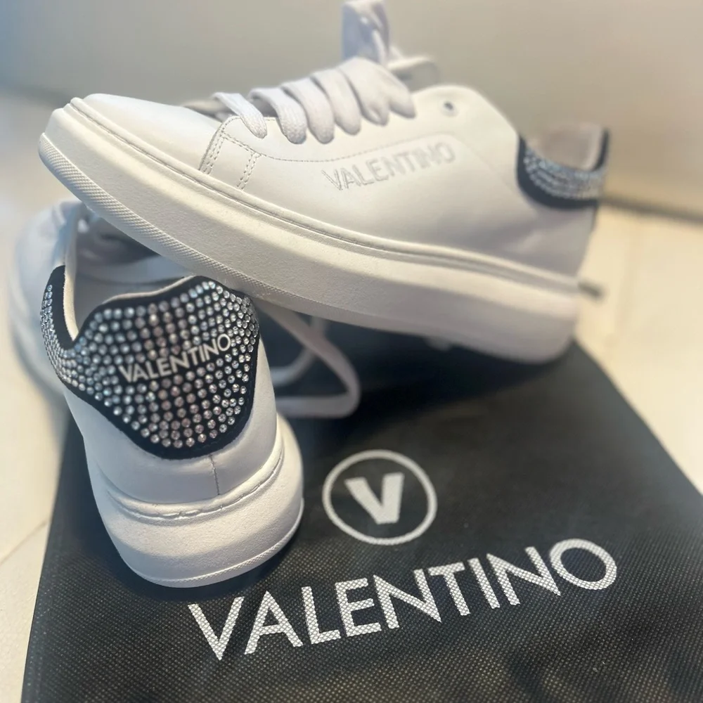 Valentino White Low Top
Sneaker with Rhinestone
Embellishments - Size 9.5 - Picture 6 of 7